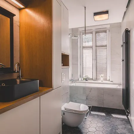 Spacious In Centre - 2homerent Zielona アパート *