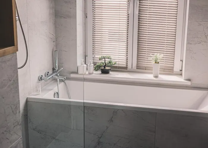 Spacious In Centre - 2homerent Zielona غدانسك